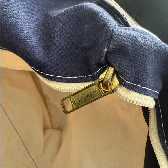 L.L. Bean Vintage Boat and Tote Canvas Zip Top Bag - Picture 6 of 7